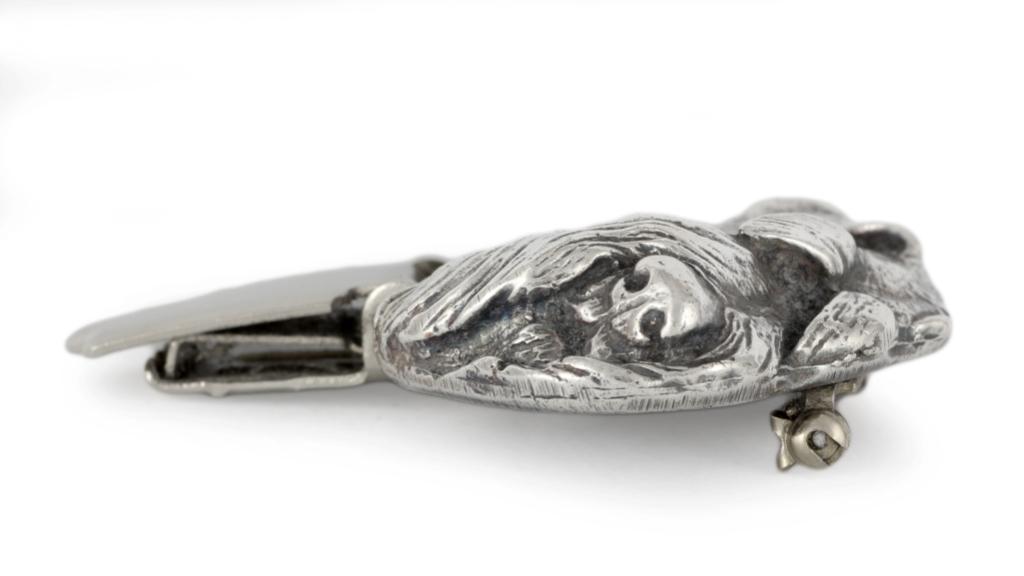 Schnauzer I – Brooch with a clip, holder for a start number – Design 01 | Art-Dog