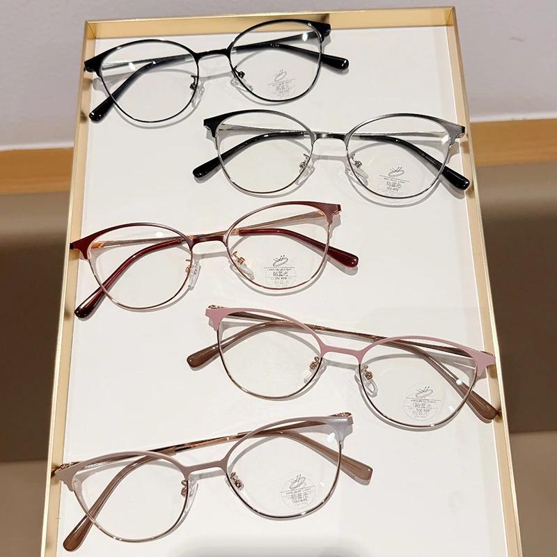 New Fashionable Cat Eye Women Reading Glasses Metal Frame Ultra Light Anti Blue Light High Quality Neutral