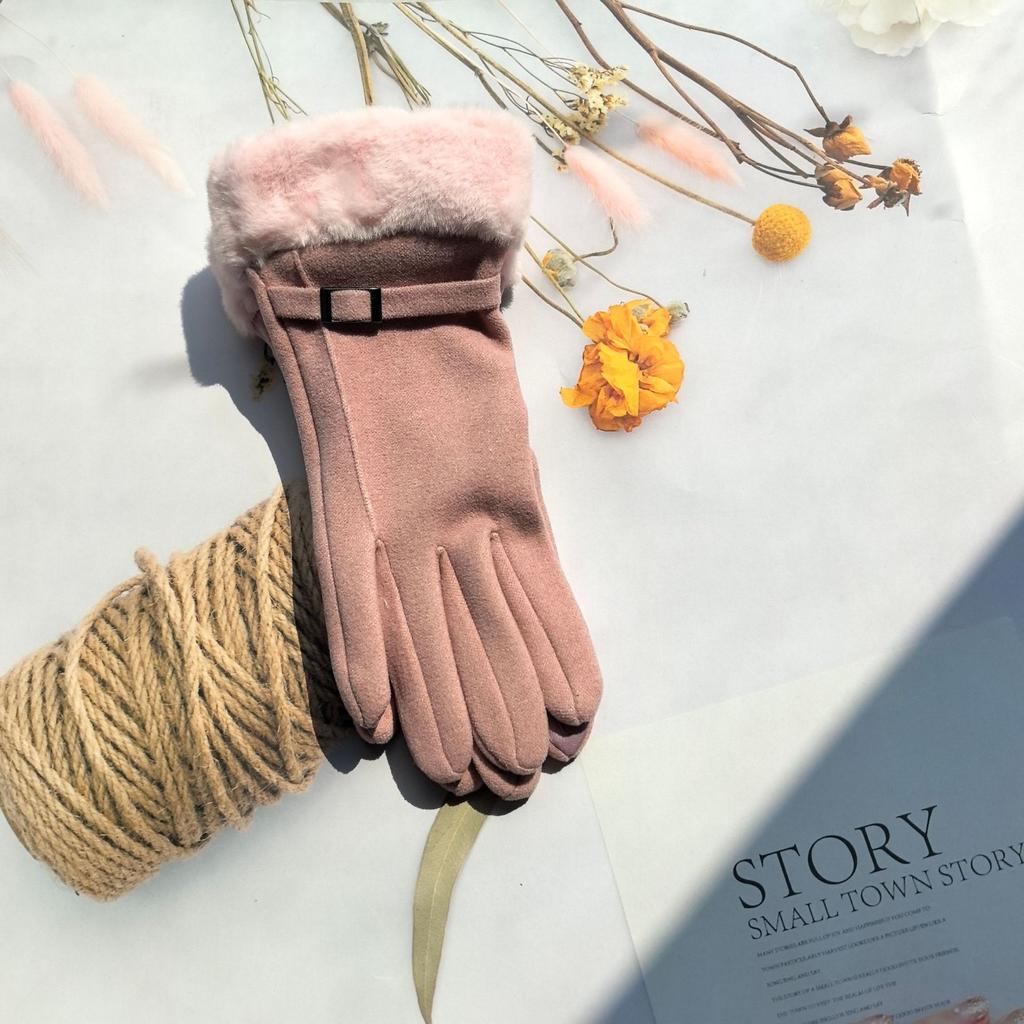 Women's Suede Thermal Gloves Are Labeled for Outdoor Touchscreen Gloves