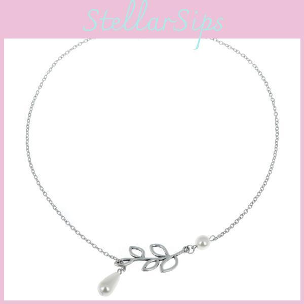 Elegant Pearl Drop Leaf Necklace In Alloy For Fashionable Women And Trendy Styles