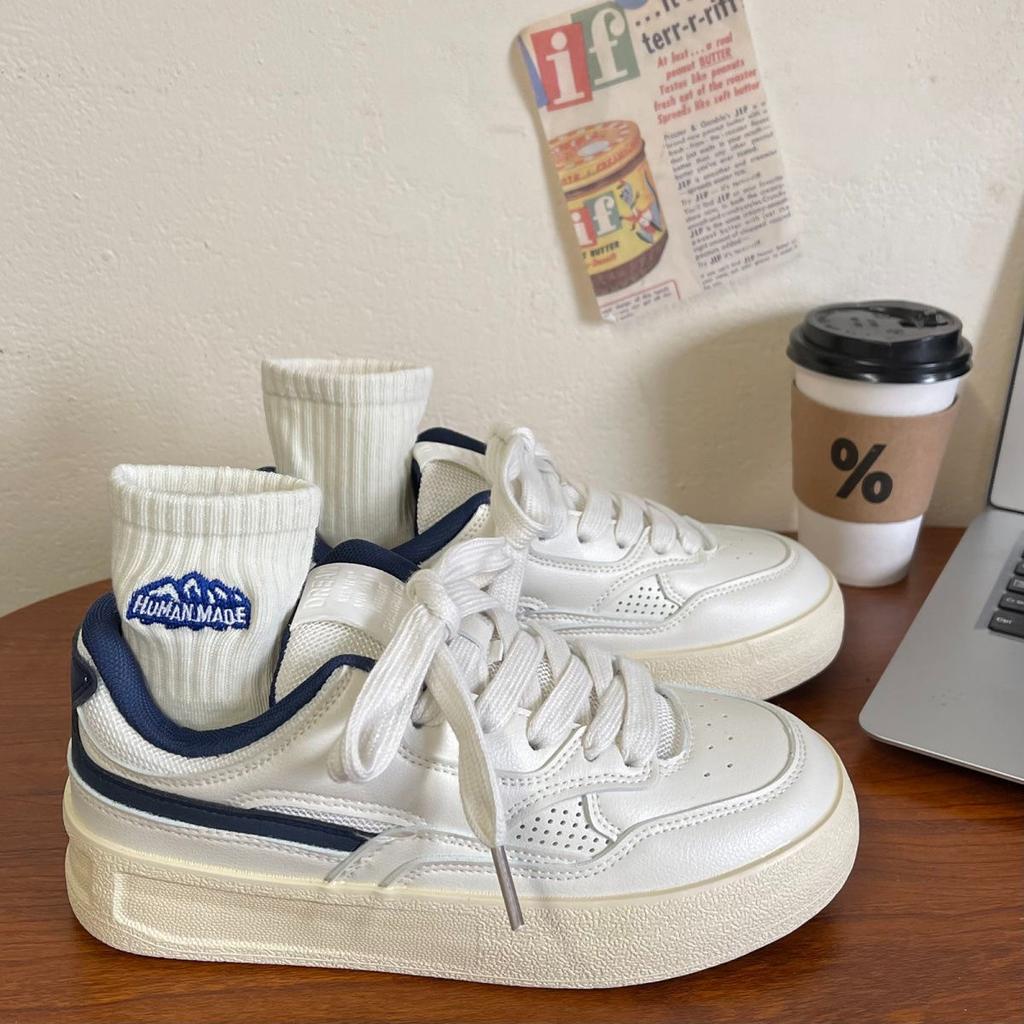 Korean High-end Thick-soled White Shoes Women's Niche Hong Kong Style Chic Retro College Style Korean Version of Breadboard Shoes