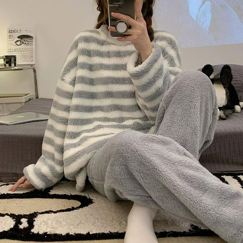 Pajamas Women's Autumn and Winter Thickened Flannel Cartoon Cute Coral Fleece Can Keep Warm Outside and Wear Home Service Suits
