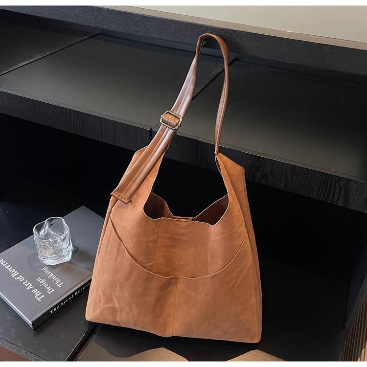 Autumn and Winter Large-capacity Tote Bag Women's Retro Messenger Bag Versatile Single Shoulder Diagonal Span Child and Mother Bag