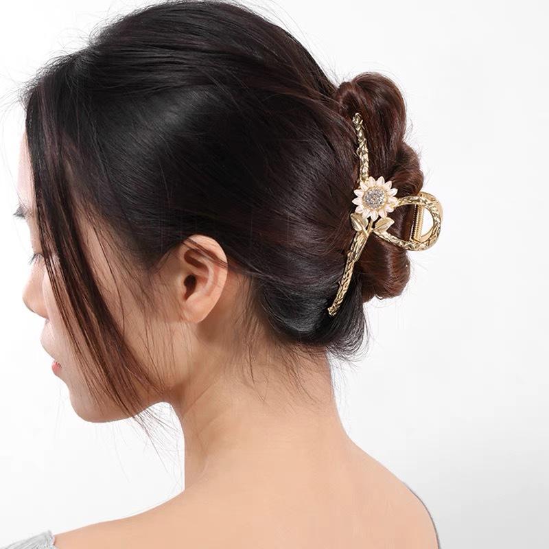 Alloy Womens Back-of-Head Grabber Large High-End Hair Claw Clip Summer 2026 Shark Clip Headpiece Japan and Korean Style