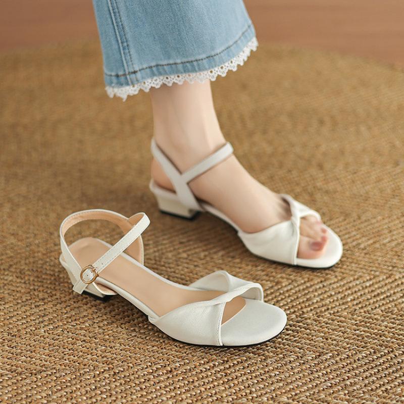 

Summer empty round head one-word sandals new Korean version flat-soled sandals women s buckle rubber soft sole large and small size women s shoes 39