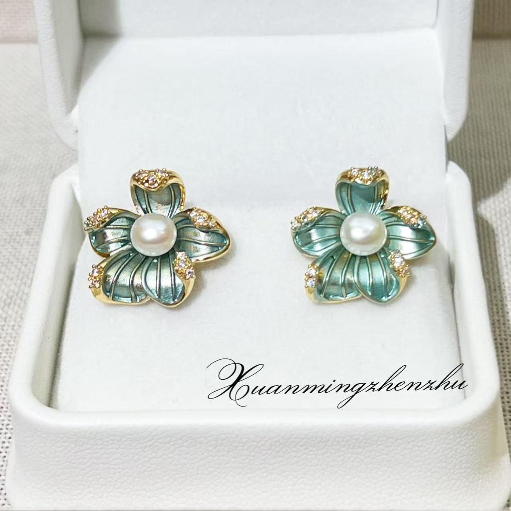 Natural Freshwater Pearl Earrings with 18K Gold Plated Frosted Flower Design and S925 Sterling Silver Needle