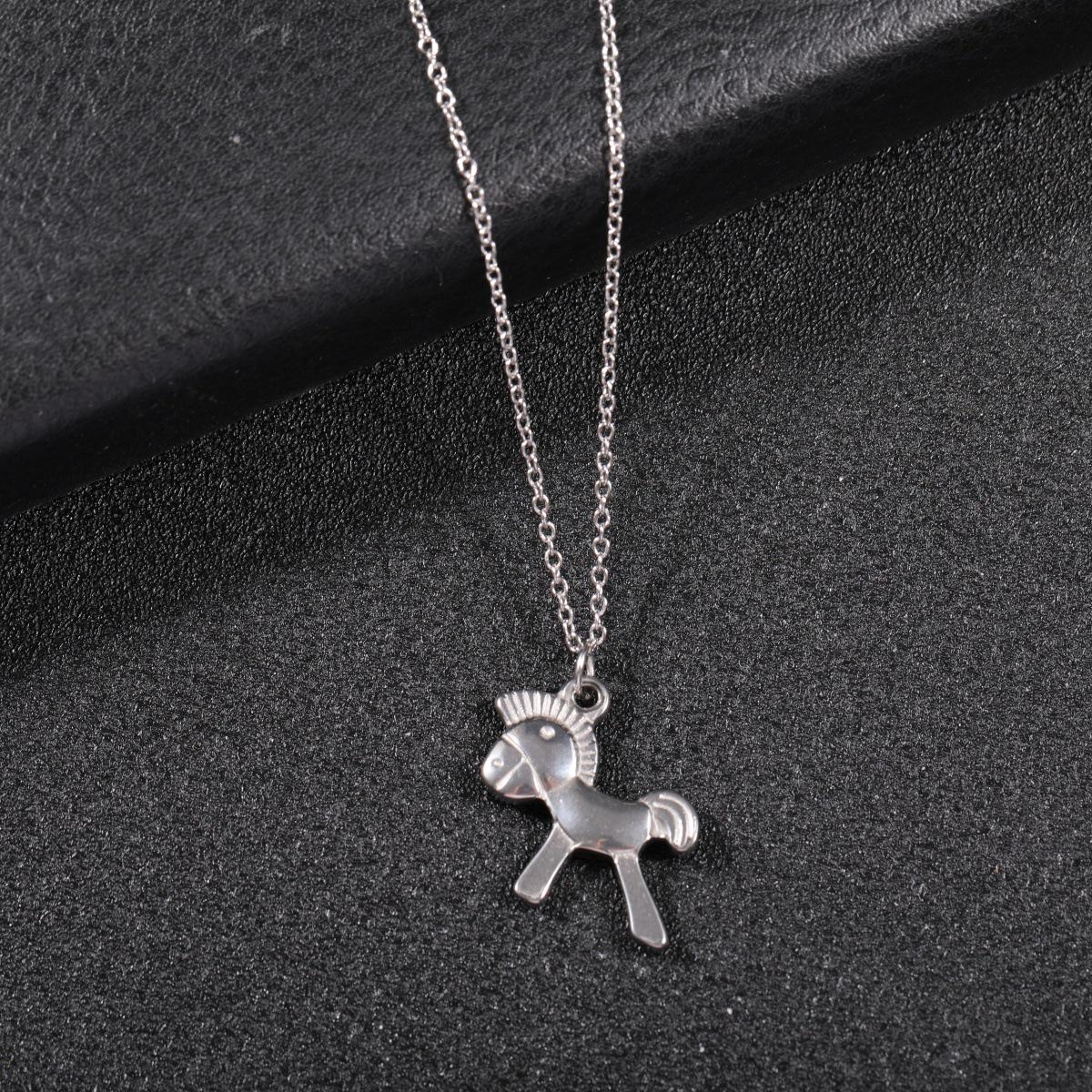 

Європейський та Американський Висококласний Золото-Чорний Жіночий Ланцюжок-Светр з Поні - Легка Розкіш, Стійкий до Вицвітання, Універсальний Сплавний Аксесуар