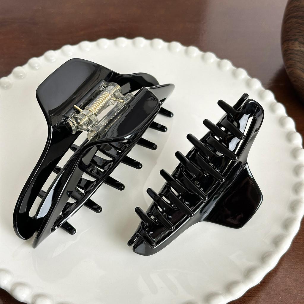 Fashionforward Grips Hair With Gold Accents Perfect For Modern Womens Look Professional