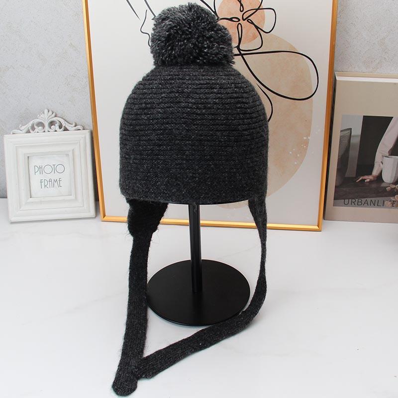 Cute hairball lace-up ear hat retro knitted wool hat autumn and winter outdoor cold-proof face little Lei Feng hat