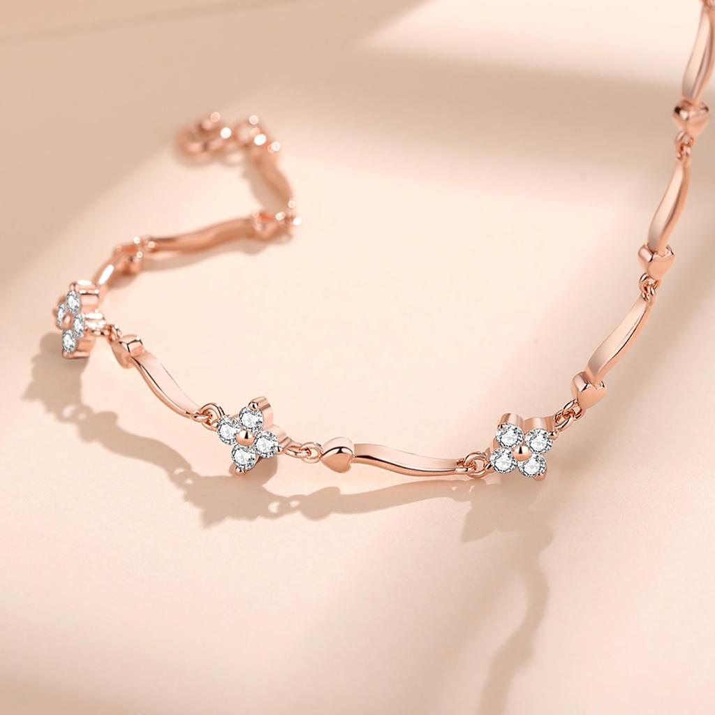 Silver Birthday For Women [YINCHIE] Women's Bracelet, Popular, Four-Leaf Clover, High-Quality Zirconia, Hypoallergenic, 925, Cute, Gift,