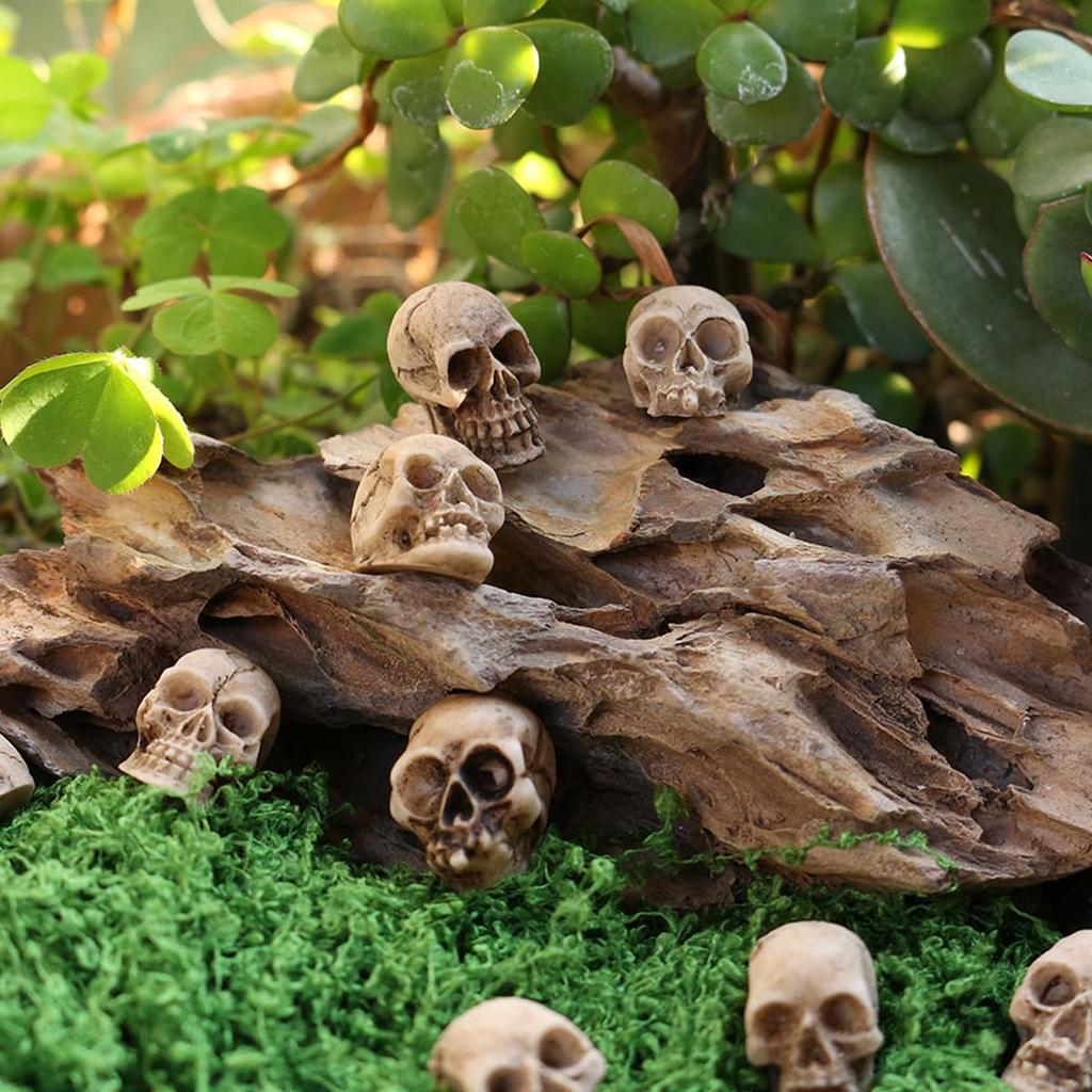 Figurki Mini Czaszek Główki Szkieletu Miniatury na Dekoracje Halloweenowe, Dekoracje Czaszki, Akcesoria do Domków dla Lalek na Dekoracje Halloweenowe, 40 szt.