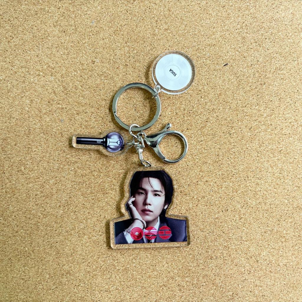 BTS Akrylowy brelok do kluczy World Tour, Zawieszka z portretem członka zespołu, zawieszka z winylową płytą i lightstickiem, Akcesorium do torby dla fanów Kpop ARMY