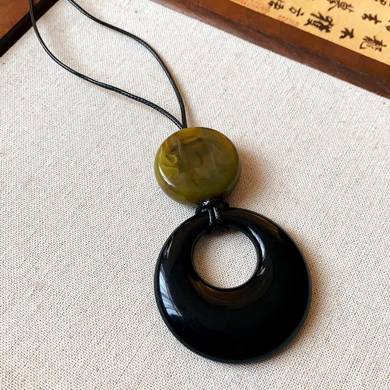 Elegant Geometric Resin Ring Necklace: Chic Long Chain for Women