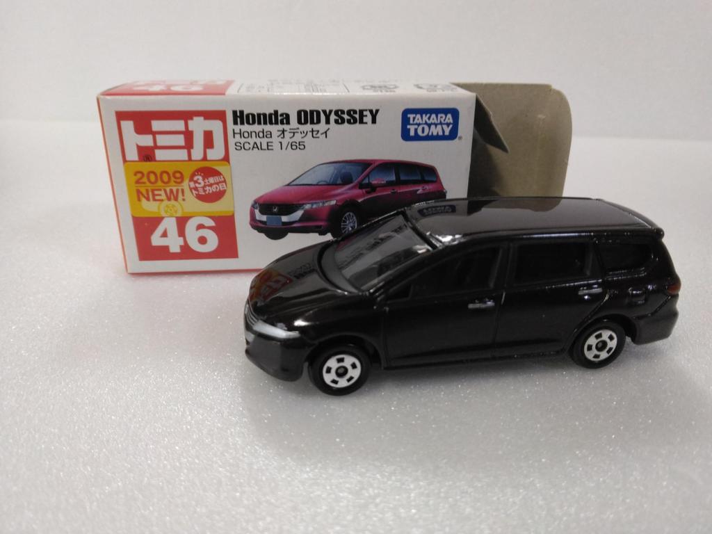 Out-of-print Tomica 2009 Honda Odyssey diecast car, 1/65 scale, made in China, No. 46, collectible miniature car, with clear case