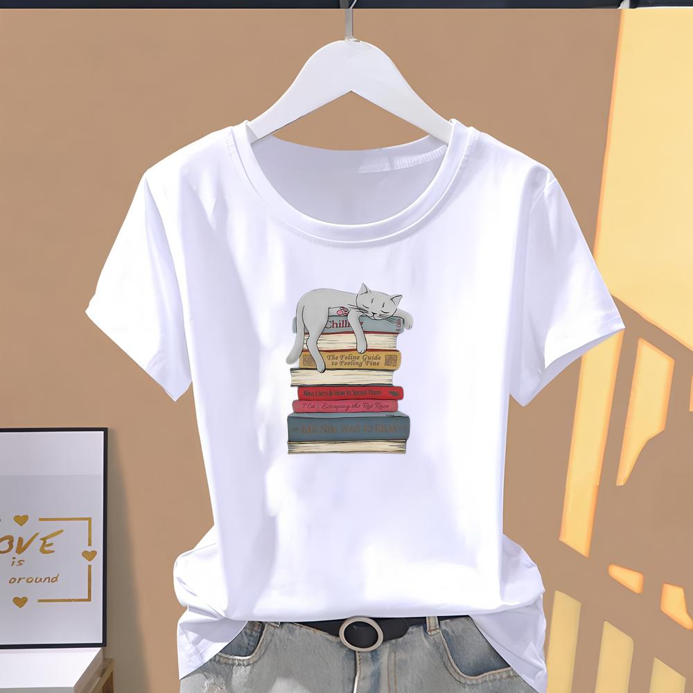 Trendy summer top with fashionable patterns, cute and stylish short-sleeve T-shirt.