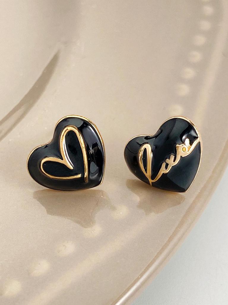 European & American C-Shaped Heart Velvet Stud Earrings for Women – Elegant Korean Style Accessories.