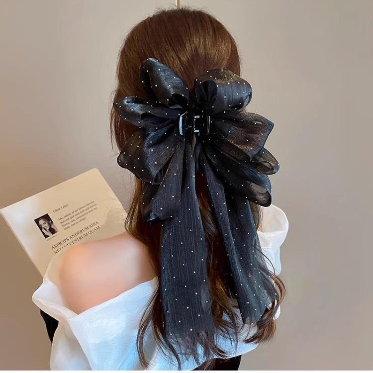 

Заколка для волос со звездной лентой и бантом: Элегантный темперамент полузавязанный зажим для волос в форме акулы для женщин bow чёрный