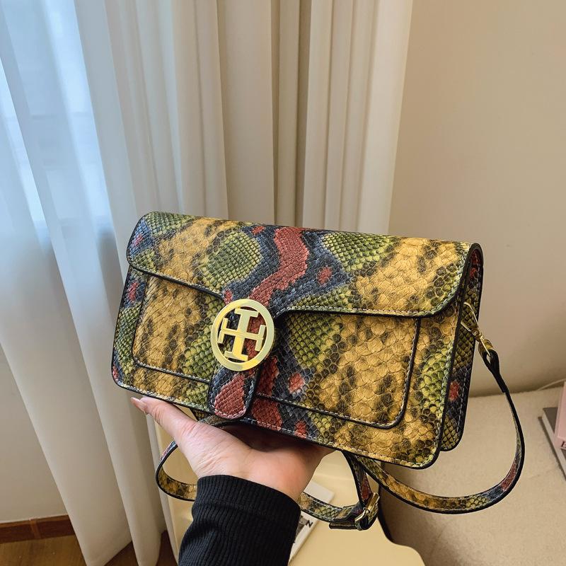 

Simple and fashionable small bag women s 2024 personalized foreign solid color shoulder bag fashion trend oblique span women s small square bag хаки