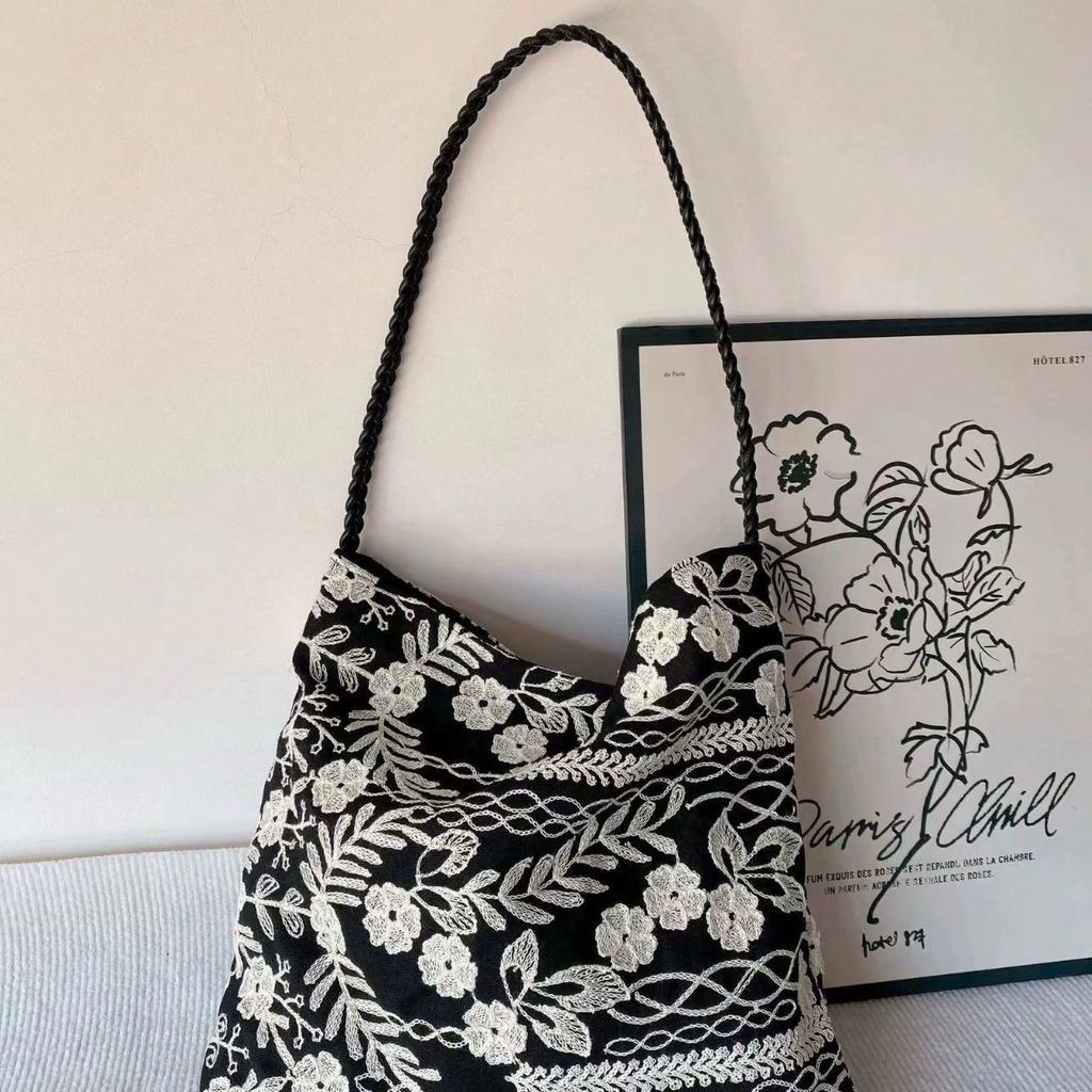 Spring and Summer Embroidered Flower Shoulder Tote Bag Spring and Summer Versatile Simple Women's Bag