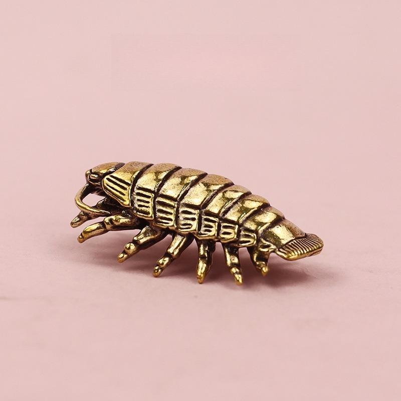 2Pcs Giant Isopod Brass Fossil Giant Isopod Miniature Figurines Animal Design Tea Pet Home Table Vintage Decoration Handcrafts