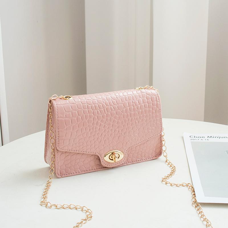An Autumn and Winter Crocodile Pattern Lock Chain Change Small Square Bag Single Shoulder Personalized Simple Women's Bag