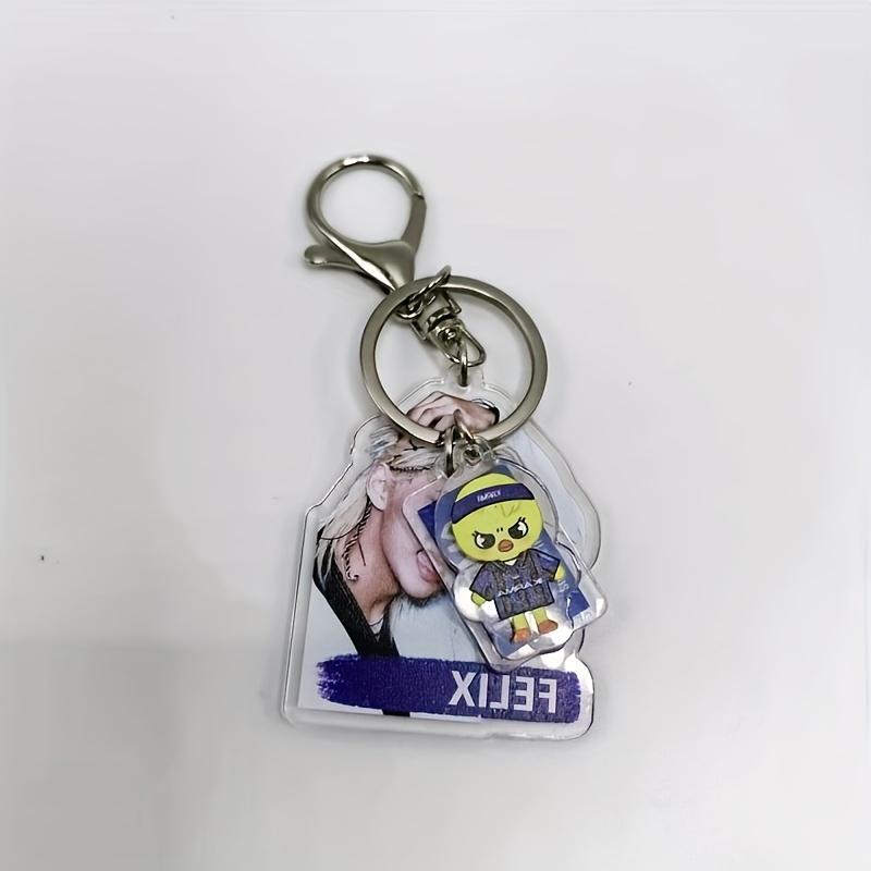 S-T-R Popgruppe Cartoon Schlüsselanhänger, Zweiseitiger Druck Mitgliedsbild Schlüsselanhänger, Perfekt für Taschen von Stay-Fans Rucksäcke Konzert Sammlerstücke Geschenke