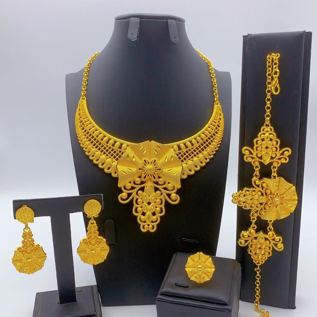Gioielli Placcati Oro Africani Set di Gioielli Quattro Pezzi Collana Bracciale Orecchini Anello per Donne Arabe Indiane