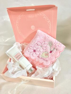 JILL STUART Handkerchief & Hand Cream Gift Set