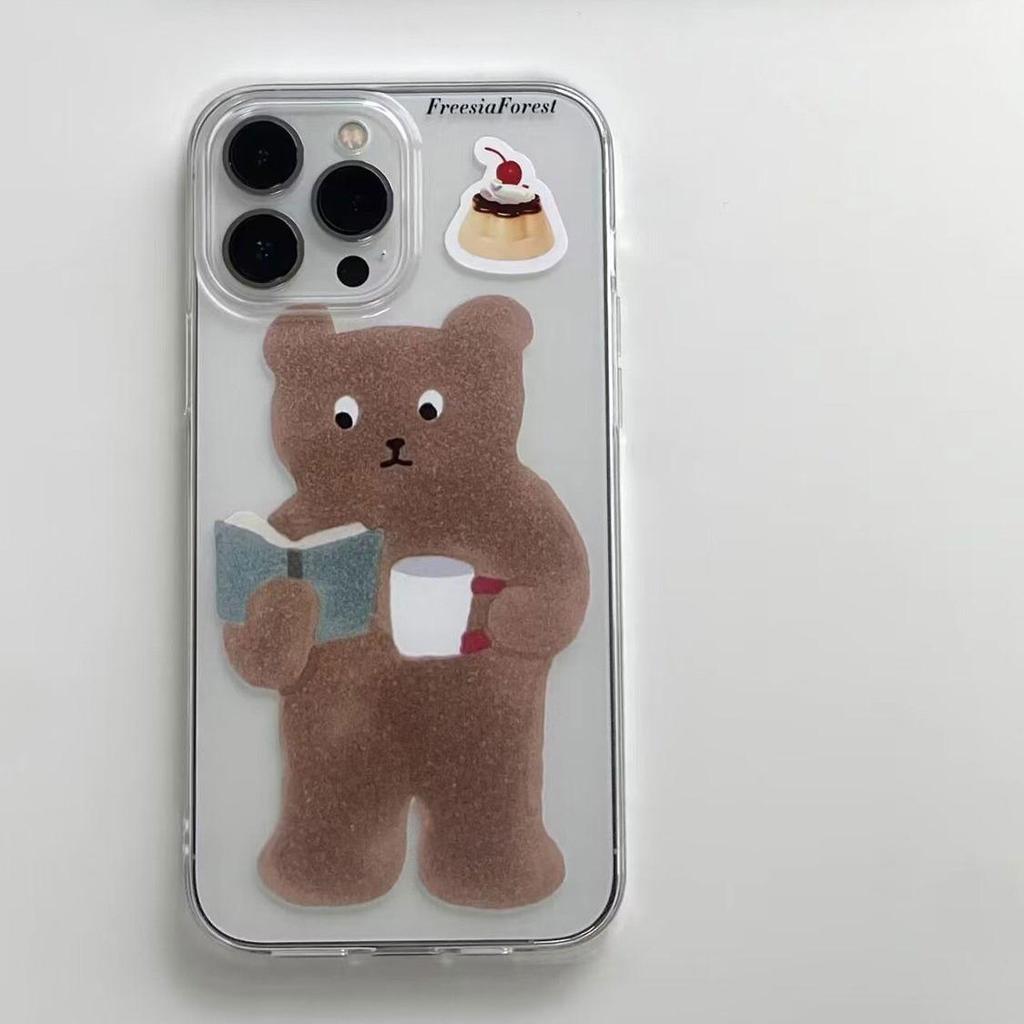 Brown Bear Reading Case Fits Apple 15/14/13/12/11/PRO/PROMAX/XSMAX/XR/XS/X.