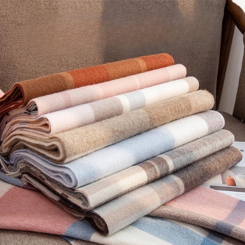 Light Luxury and High End Versatile Thickened Autumn and Winter Scarf Couple New Year Plaid Warm Scarf