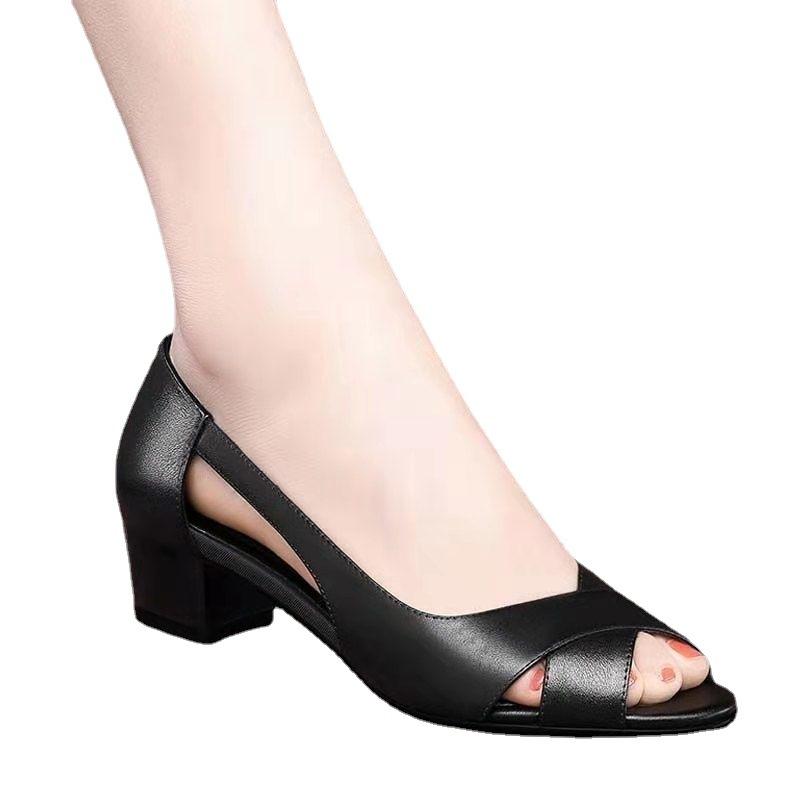 2024 Fashion New Korean Soft Leather Sandals Outwear Fish Mouth Thick Heels Shoes Soft Sole Middle Heels Mom's Shoes for Women