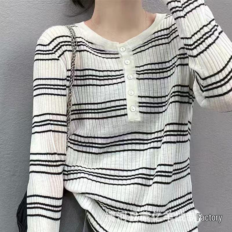 

Mengyi 25 Весна Большой Размер Полосатый Вязаный Топ - Женская Мода, Молодящий Корейский Стиль, Универсальный и Стройнящий, Свободный Крой. L (110-120) белый