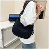 Casual Nylon Dumpling aped Crossbody Bag Women's Large Capaci oulder Bag Autumn Season Zipper Closure Faionable Handbags
