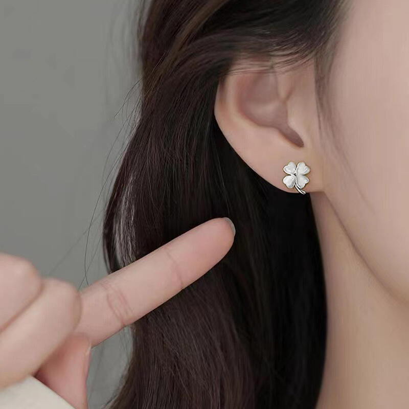 Surgical Simple Silver Four-Leaf Clover Earring Ball Earrings S925