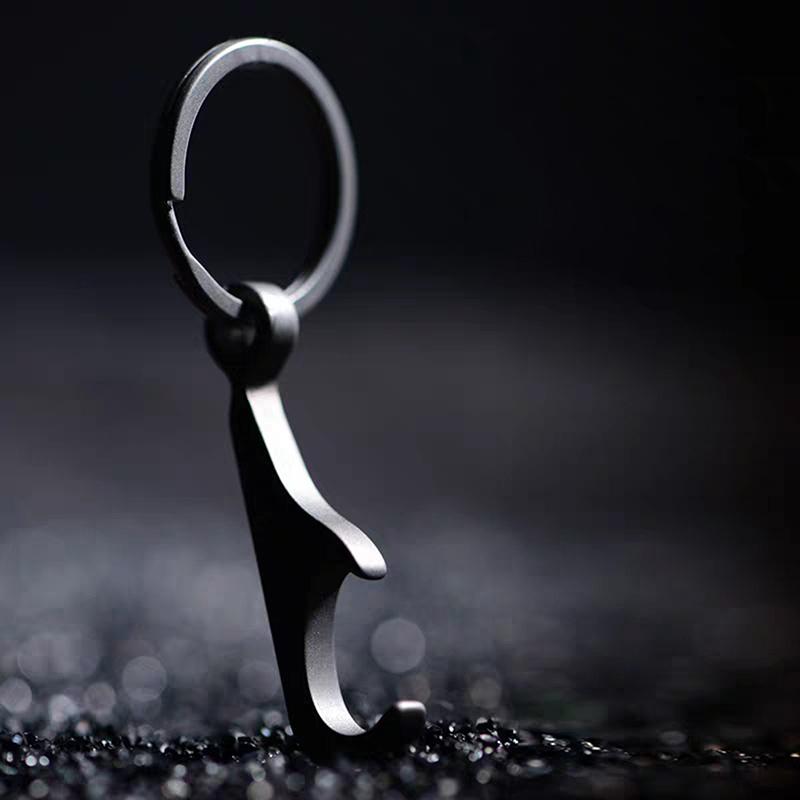 Tc4 Titanlegering Kreativ Mini Ölflasköppnare Nyckelring Med Nyckelringar