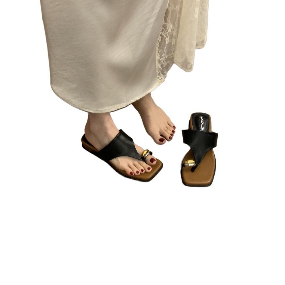 French Retro Metal Buckle Cover Toe Sandals Women's 2025 New Niche Thick-soled One-pedal Beach Shoes Summer Wear