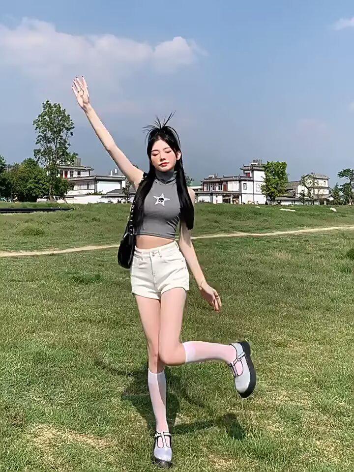 Women's High-Waist Black Double Buckle Denim Shorts - A-Line Petite Summer 2025 Trend