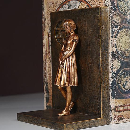 Ornament 2Pcs 3D Effect Decorative Lightweight Collection Display Figurine Sculpture Bookends for Library Figure Model