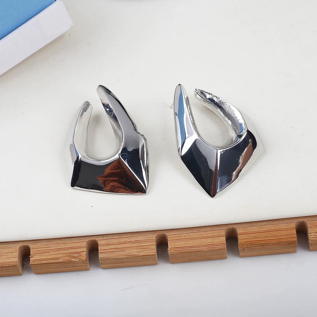 Exaggerated irregular shape geometric metal line earrings triangular rhombus high sense unique retro stud earrings
