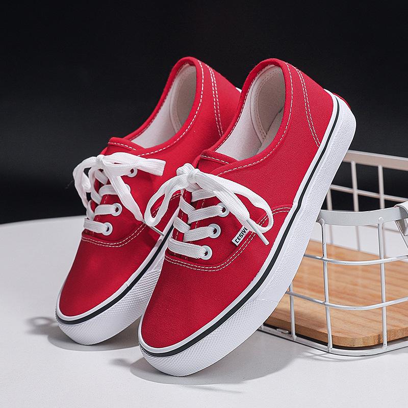 Candy Color Canvas Shoes: Unisex Spring/Autumn 2026 Versatile White Skate Sneakers for Students