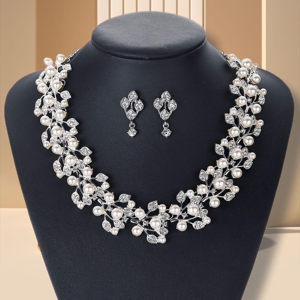 

European and American Pearl Necklace Earrings Set Bridal Wedding Banquet Accessories Flower Women s Jewelry Set серебряный