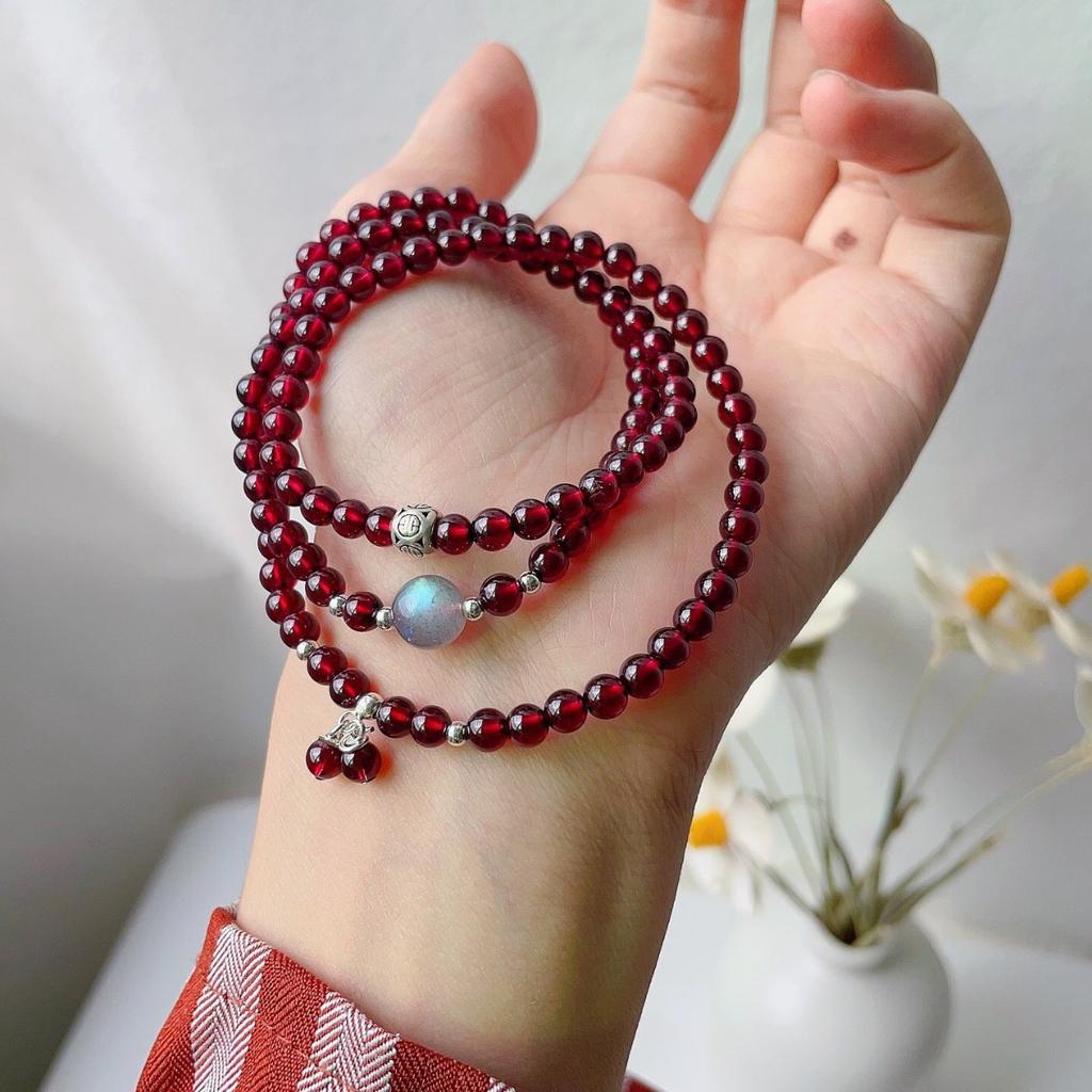 Natural garnet bracelet for women, alloy strawberry crystal triple-garnet bracelet, niche light luxury jewelry, gift for girlfriend