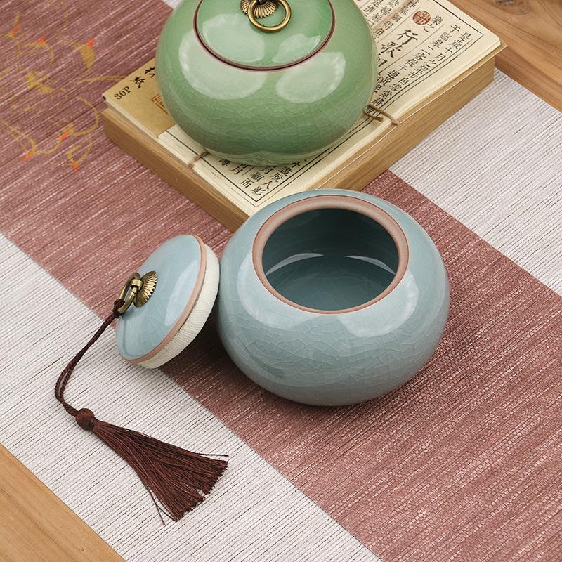 Ge Kiln Ceramic Tea Storage Jar: Chinese Style Sealed Can for Dried Fruit, Flower, and Tea Leaves.