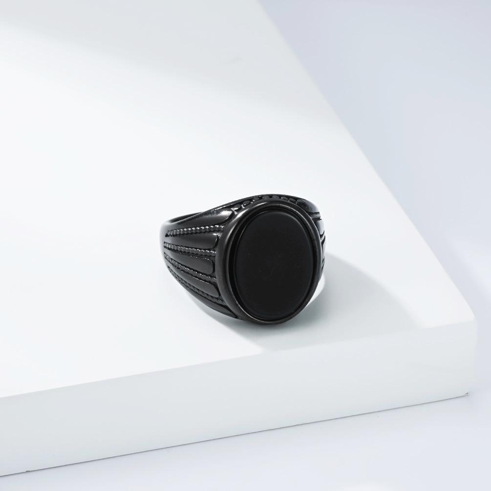 Trendy Retro Black Gemstone Titanium Steel Ring Men's Niche High-end Cold Wind Ring Hand Jewelry