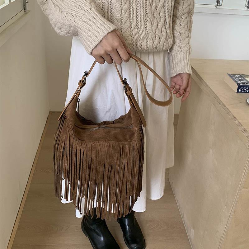 Casual small bag women's new fringed armpit bag commuter shoulder bag portable autumn new tote bag