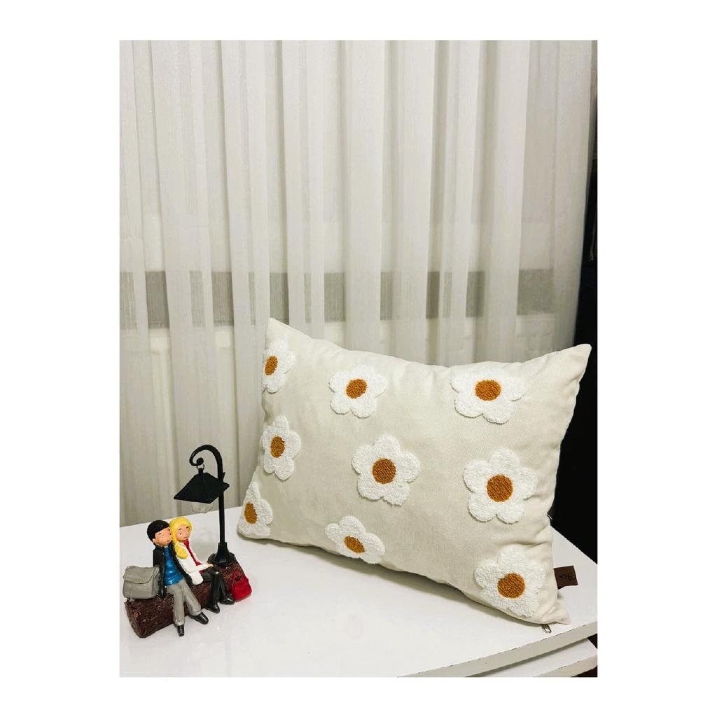 Linen Fabric 35*50 Daisy Pattern Punch Throw Pillow Cover (punch)