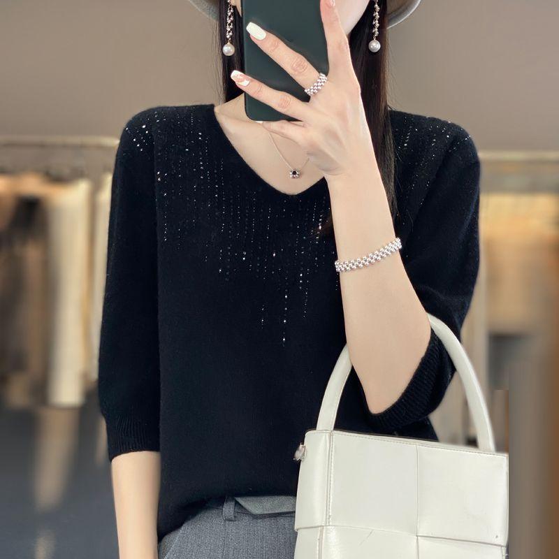 V-neck Knitted Sweater for Women Casual Three-quarter Sleeve Sweater for Women Loose Large-sized Short Top for Spring and Autumn Pullover