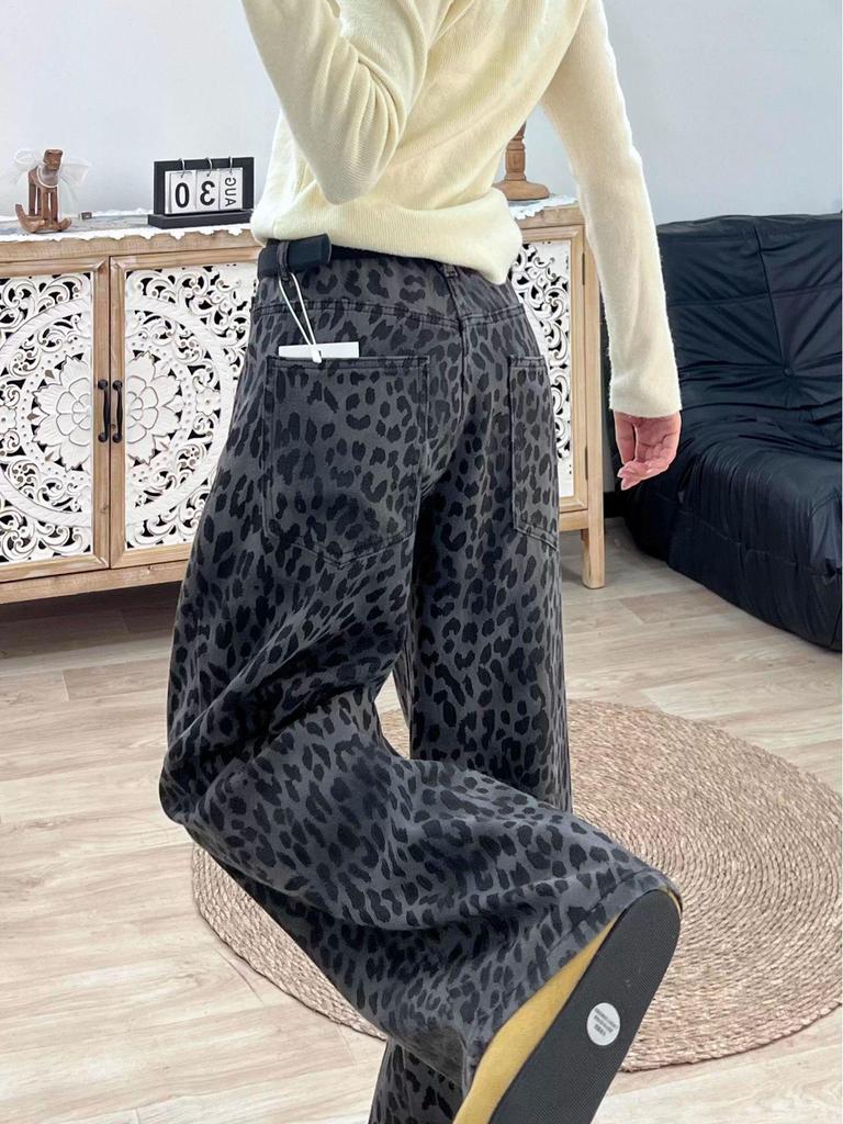 Women's High Waist Retro Leopard Print Jeans - Slimming Straight Leg, Versatile for Autumn/Winter.