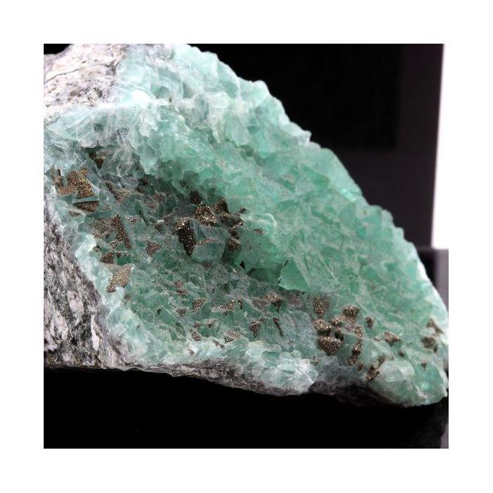 Fluorite + Pyrite 911.1 carats