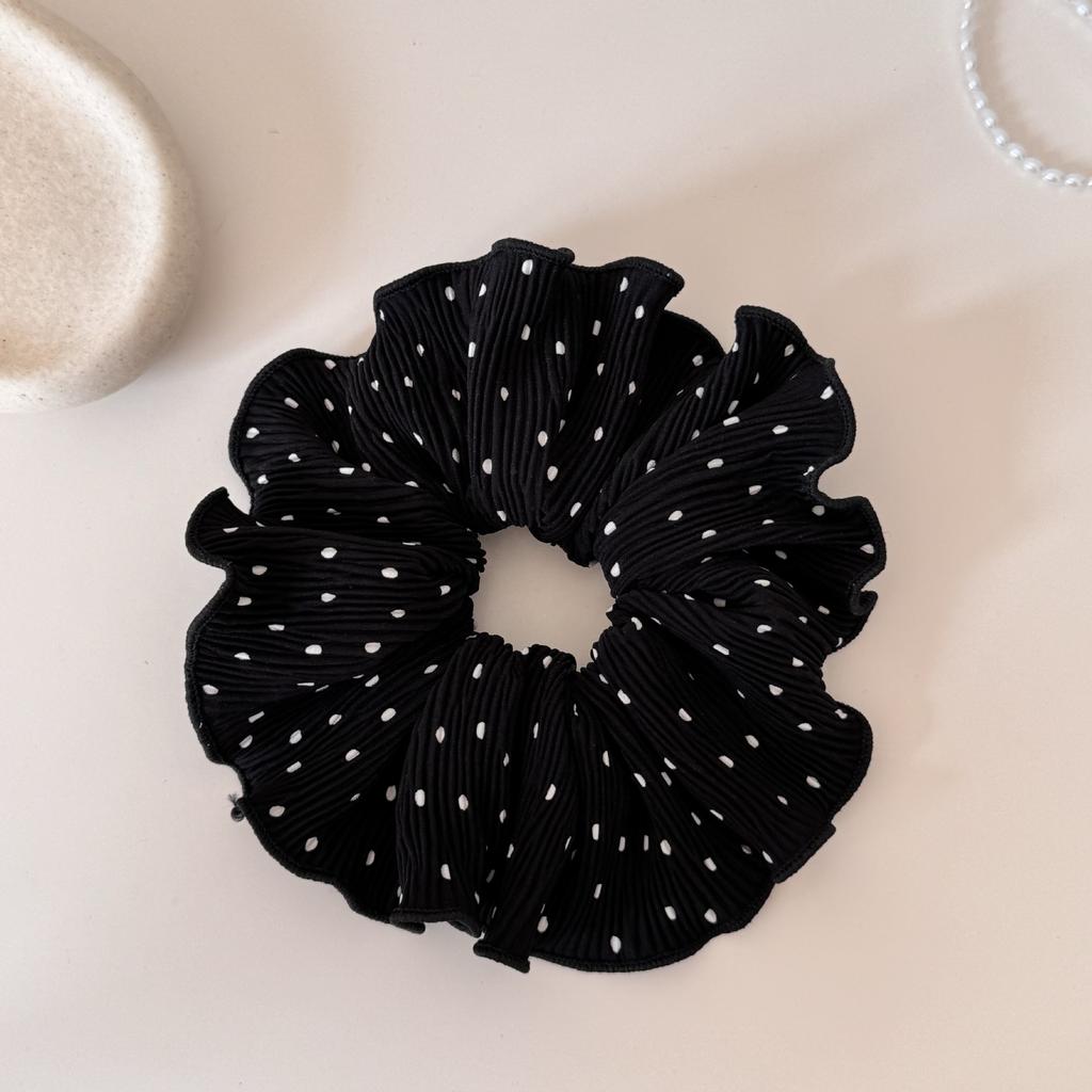 Soft and Sweet Style, Large Pleated, Big Polka Dot, Large Intestine-shaped Hairband for Tying Hair.